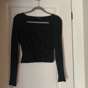 Black long sleeve crop top